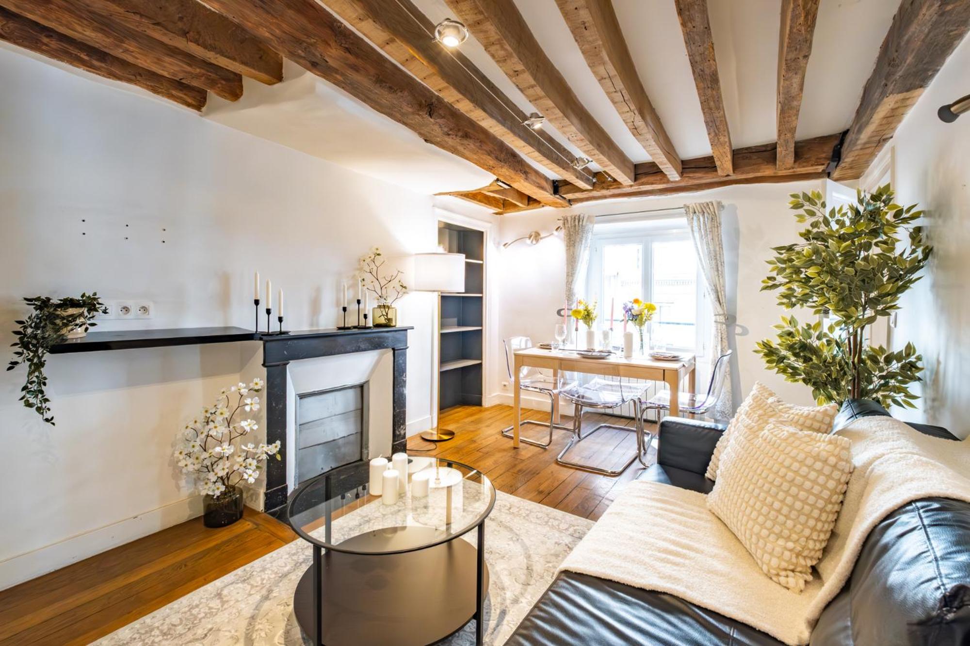 6 Guests Charme Opera De Apartment *
