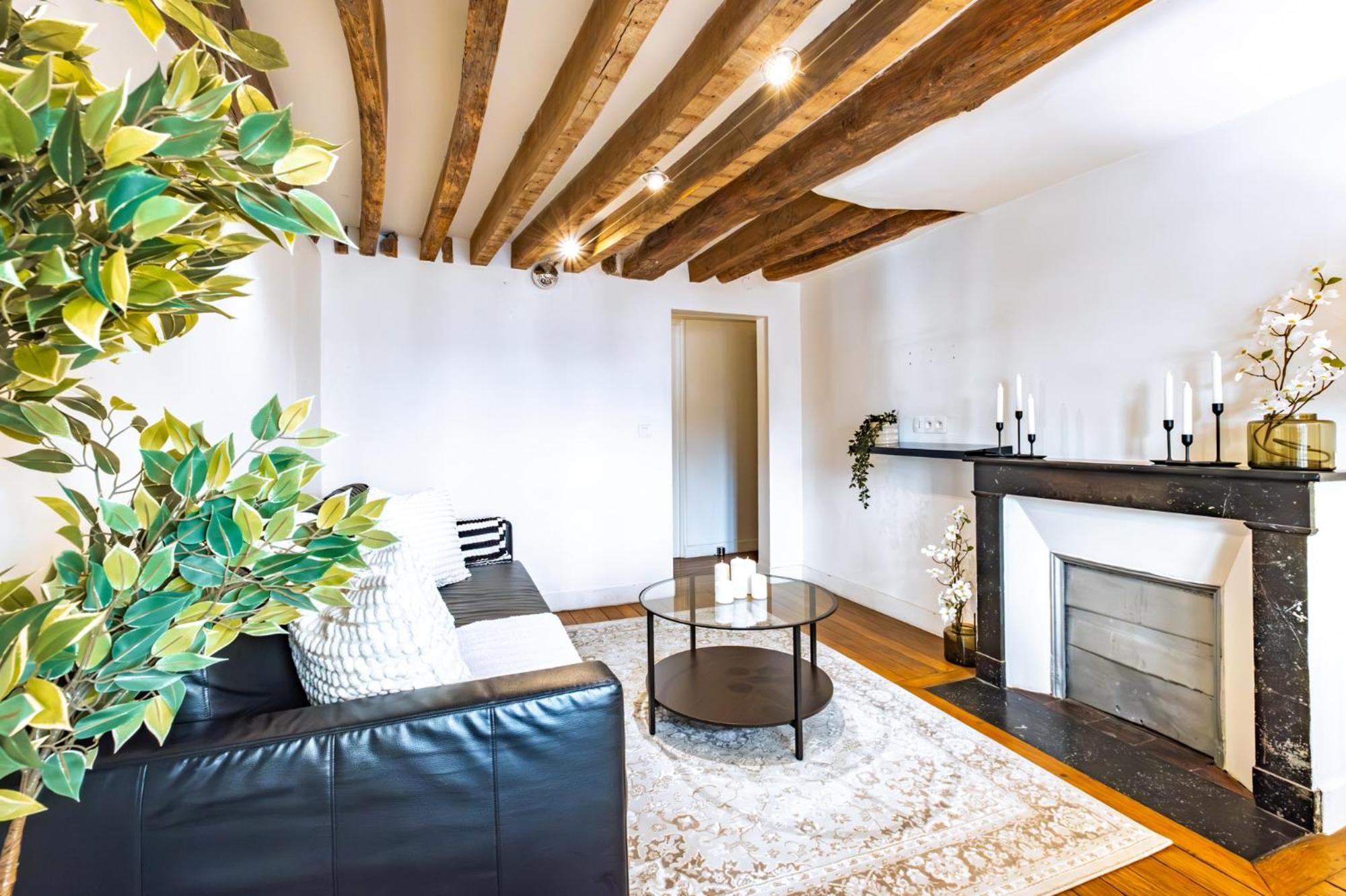 6 Guests Charme Opera De Apartment *
